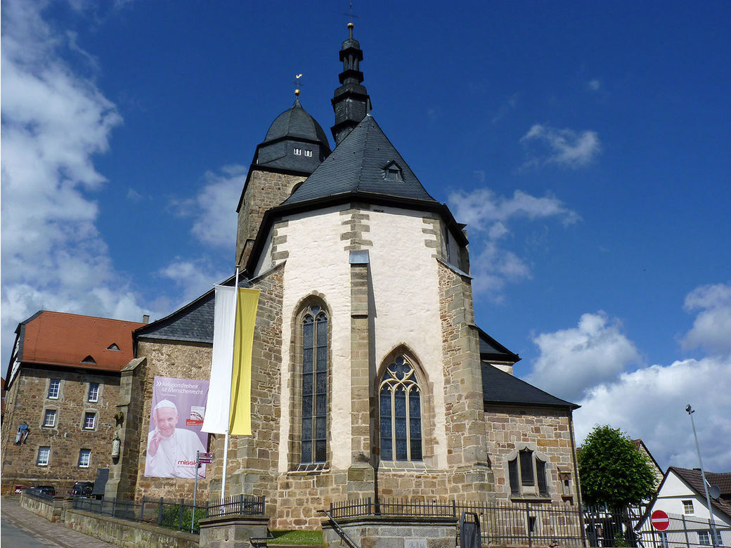 Vor der Einrüstung von St. Crescentius an der Südseite (Foto: Karl-Franz Thiede)